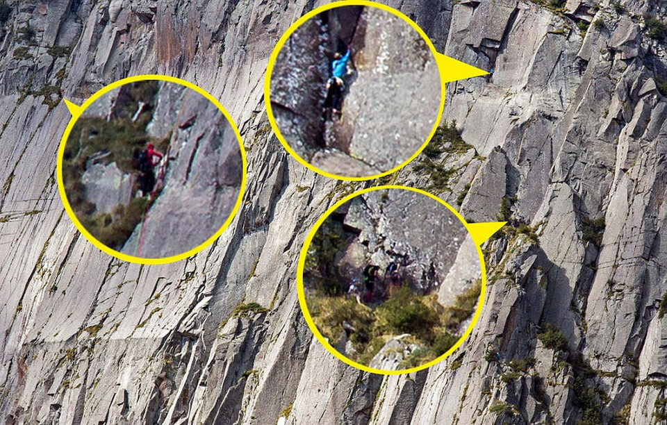 Phóng to bức ảnh sẽ thấy họ đang leo trên những vách đá. (Nguồn: dailymail)
