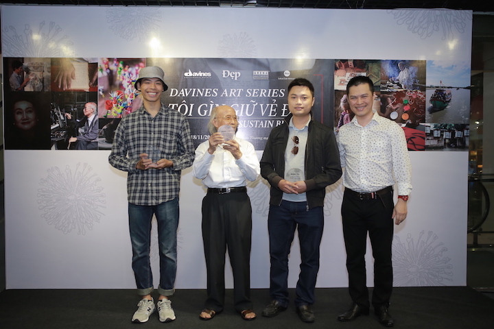 Êkíp làm phim, ảnh và các nhân vật trong các tác phẩm dự thi. (Nguồn: Vietnam+)