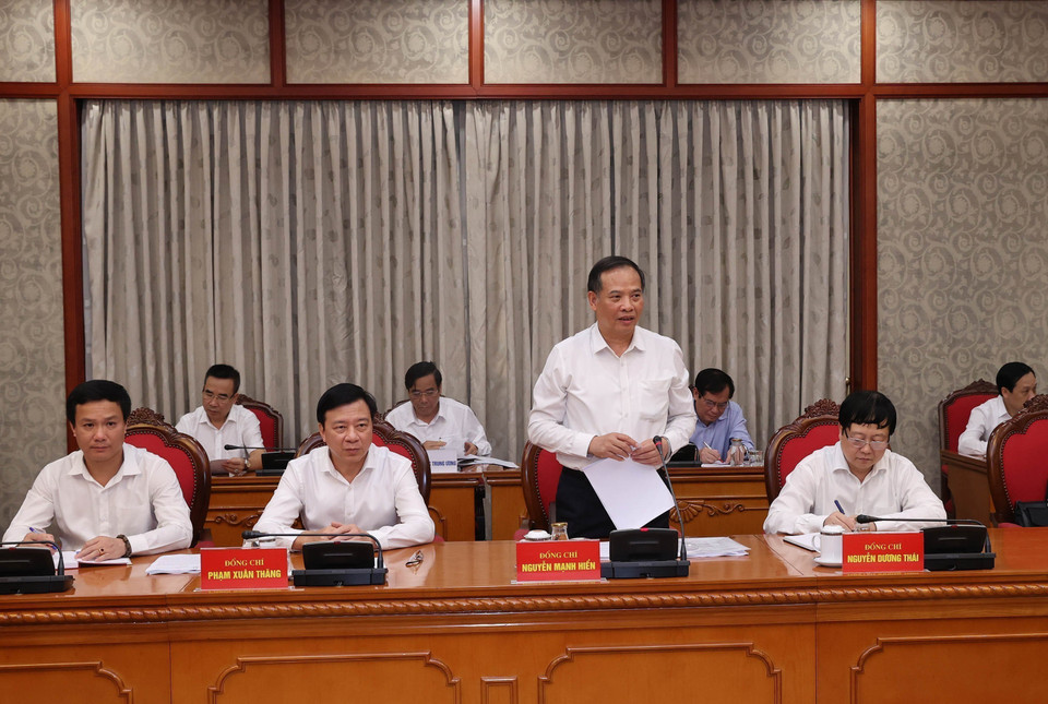 Ủy viên Trung ương Đảng, Bí thư Tỉnh ủy Hải Dương Nguyễn Mạnh Hiển phát biểu tại cuộc làm việc của Bộ Chính trị với Ban Thường vụ Tỉnh ủy Hải Dương do Ủy viên Bộ Chính trị, Chủ tịch Quốc hội Nguyễn Thị Kim Ngân chủ trì. (Ảnh: Trọng Đức/TTXVN)