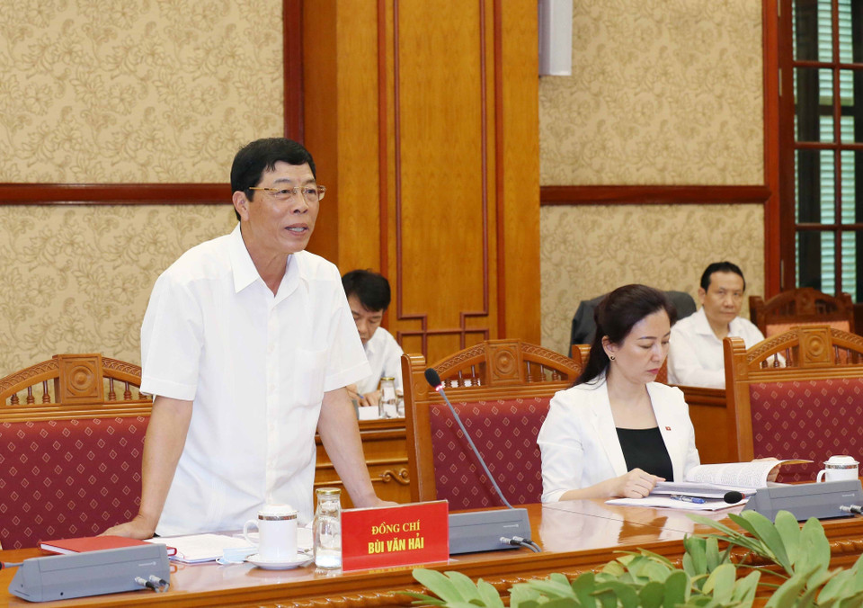 Ông Bùi Văn Hải, Ủy viên Trung ương Đảng, Bí thư Tỉnh uỷ Bắc Giang trình bày báo cáo tại buổi làm việc của Bộ Chính trị với Ban Thường vụ Tỉnh ủy Bắc Giang, chiều 14/9/2020. (Ảnh: Phương Hoa/TTXVN)
