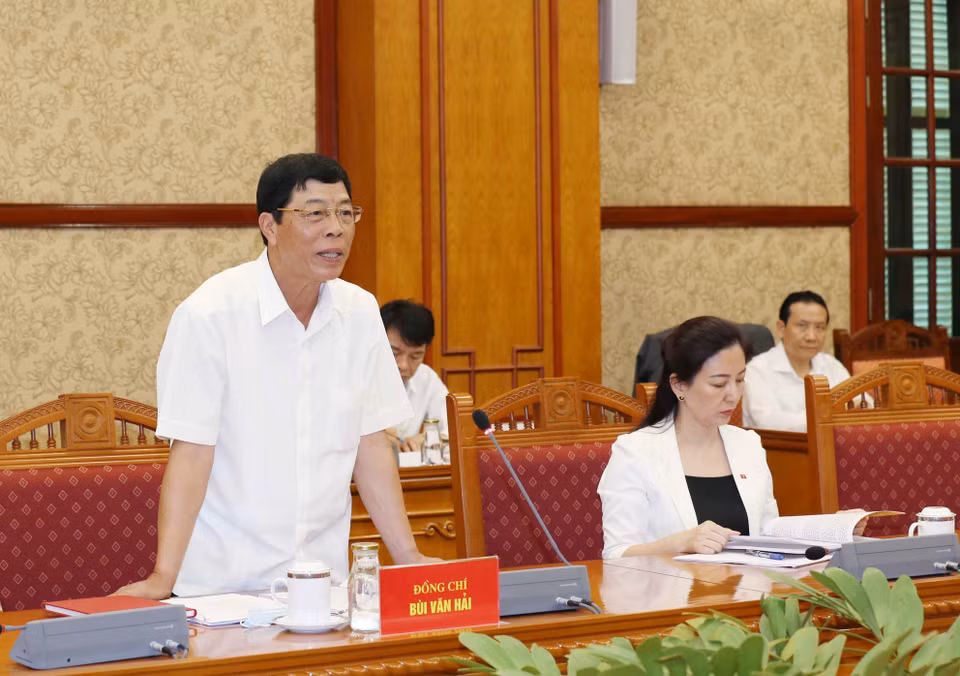 Ông Bùi Văn Hải, Ủy viên Trung ương Đảng, Bí thư Tỉnh uỷ Bắc Giang trình bày báo cáo tại buổi làm việc của Bộ Chính trị với Ban Thường vụ Tỉnh ủy Bắc Giang, chiều 14/9/2020. (Ảnh: Phương Hoa/TTXVN)