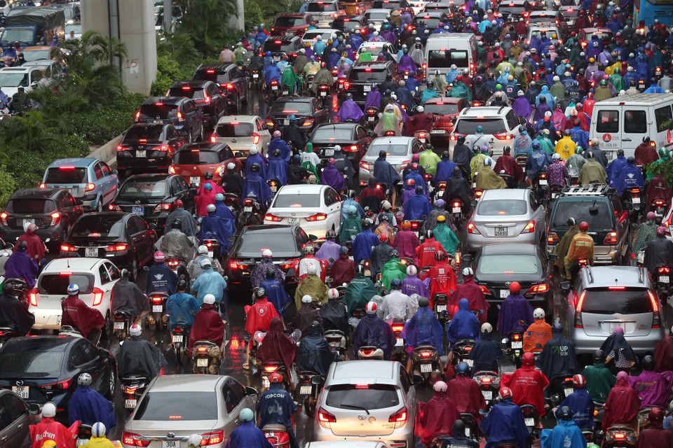 Tắc nghẽn trên đường Nguyễn Trãi hướng từ Hà Đông về Ngã Tư Sở. (Nguồn: TTXVN phát)