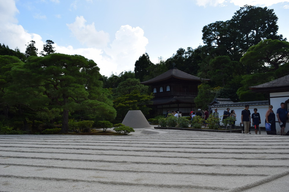 Vườn đá tại chùa Bạc. (Ảnh: Nguyễn Tuyến/Vietnam+)