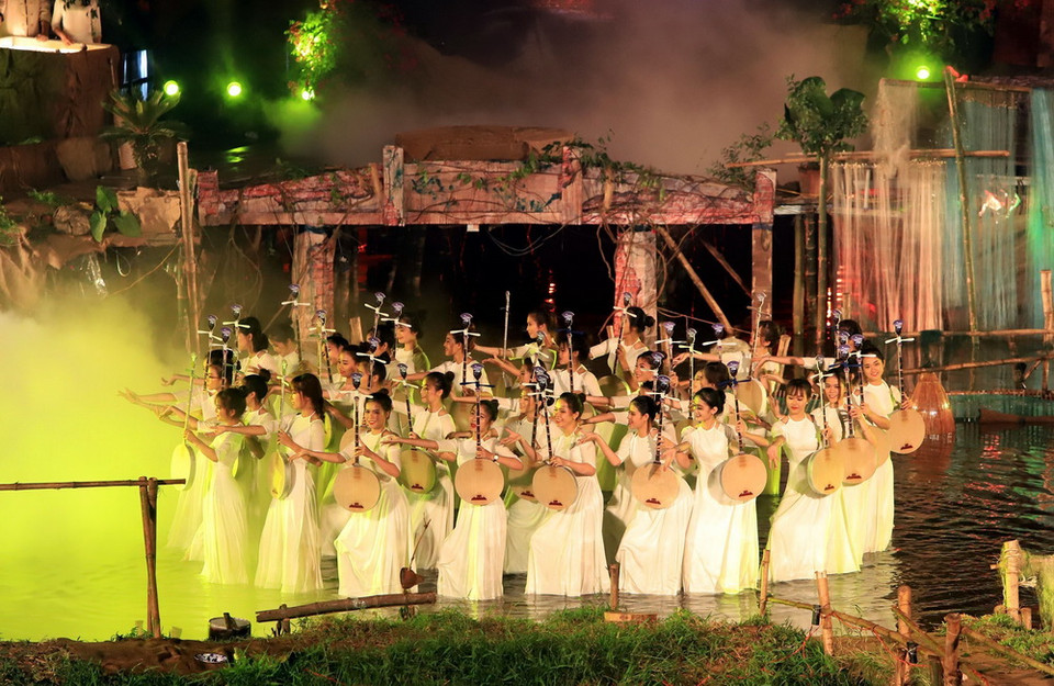 Một tiết mục trong chương trình. (Ảnh: Hoàng Hùng/TTXVN)