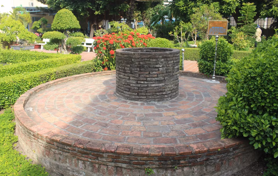 Giếng nước trước đây Bác dùng để sinh hoạt tại trường Dục Thanh, thành phố Phan Thiết, tỉnh Bình Thuận. (Ảnh: Hồng Hiếu/TTXVN)