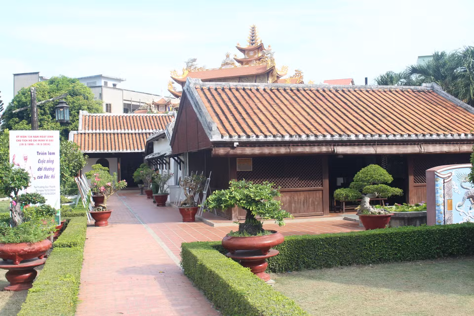 Khuôn viên bên trong Khu di tích Dục Thanh, thành phố Phan Thiết, tỉnh Bình Thuận. (Ảnh: Hồng Hiếu/TTXVN)