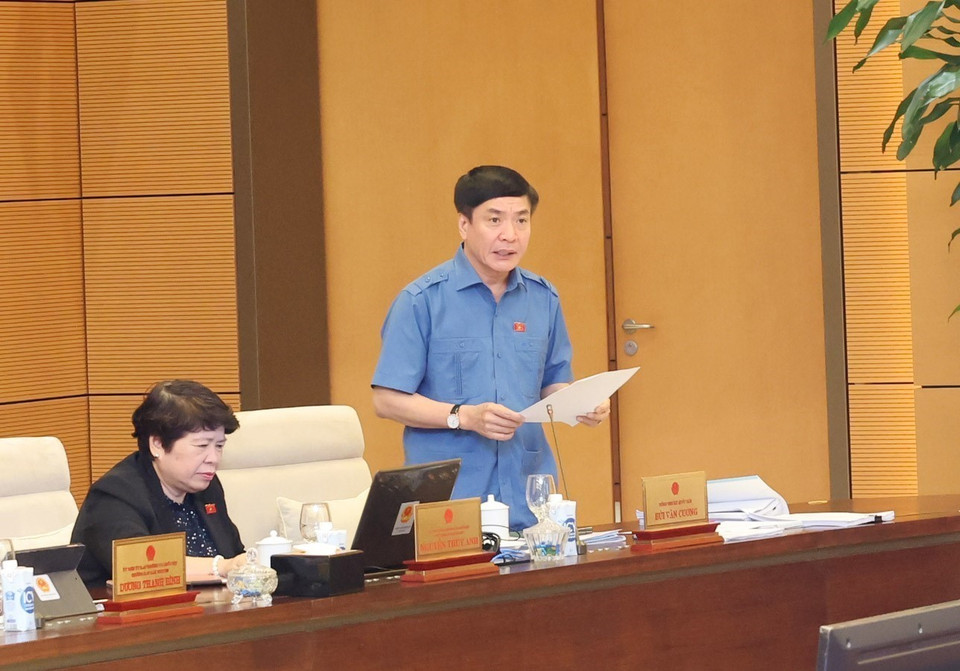 Tổng Thư ký Quốc hội, Chủ nhiệm Văn phòng Quốc hội Bùi Văn Cường phát biểu. (Ảnh: Nhan Sáng/TTXVN)