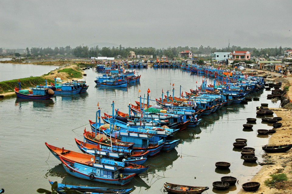 Vũng neo đậu tàu thuyền cửa biển Mỹ Á, xã Phổ Quang, huyện Đức Phổ (Quảng Ngãi). (Ảnh: Thanh Long/TTXVN)