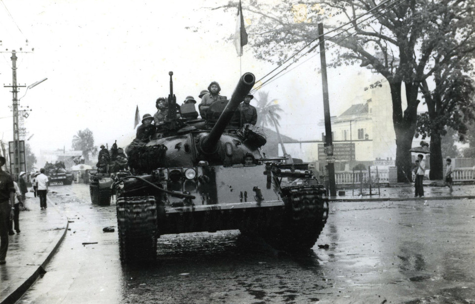 Xe tăng quân giải phóng tiến vào giải phóng Đà Nẵng, ngày 29/3/1975. (Ảnh: Hoàng Thiểm/TTXVN)