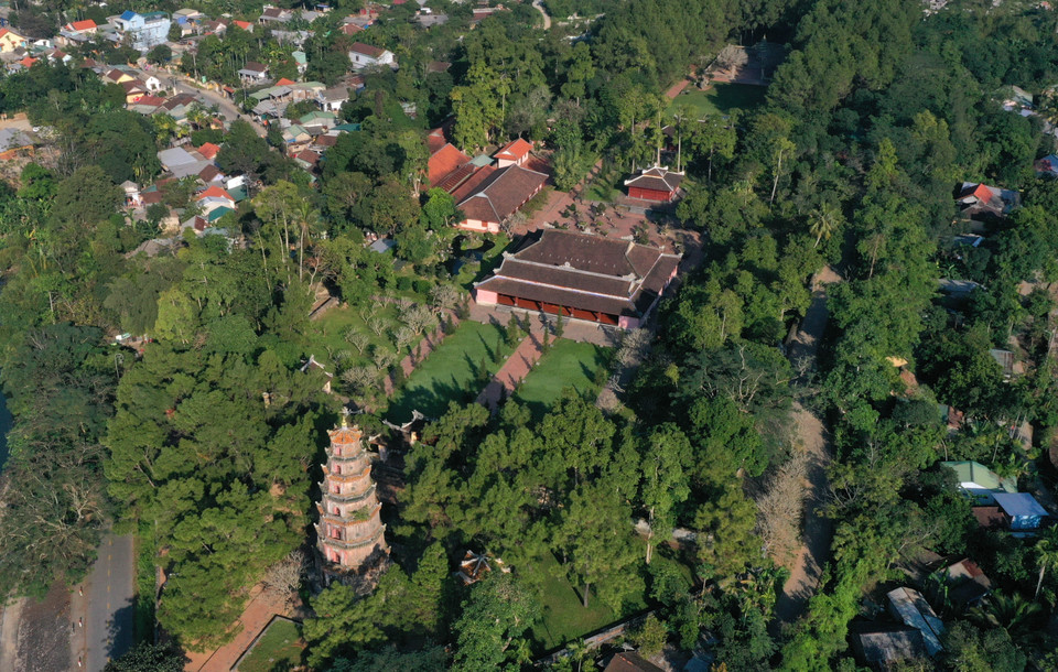 Toàn cảnh chùa Thiên Mụ. (Ảnh: Hồ Cầu/TTXVN)