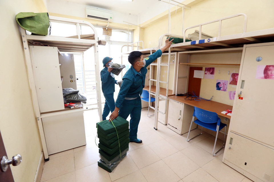 Trong ngày 23/3, các lực lượng tham gia công tác dọn dẹp, tổng vệ sinh...nỗ lực hoàn thành các công tác chuẩn bị cuối cùng. (Ảnh: Anh Tuấn/TTXVN)