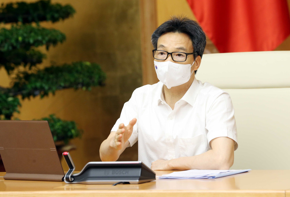 Phó Thủ tướng Chính phủ Vũ Đức Đam chỉ đạo tại cuộc họp. (Ảnh: Phạm Kiên/TTXVN)