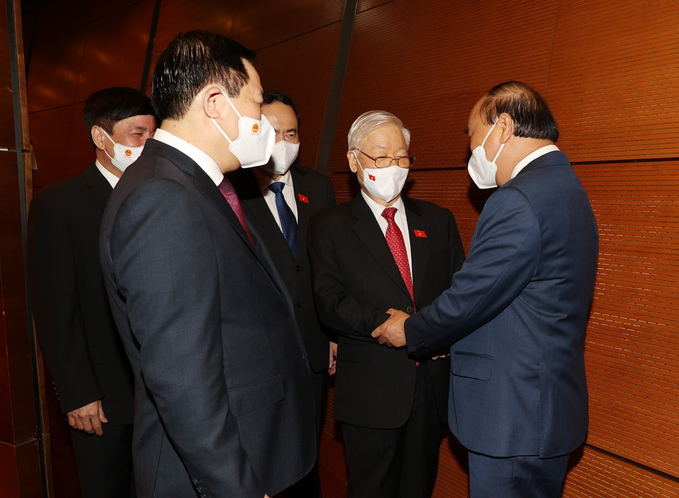 Tổng Bí thư Nguyễn Phú Trọng với các vị lãnh đạo Đảng, Nhà nước dự phiên họp sáng 26/7. (Ảnh: Trí Dũng/TTXVN)