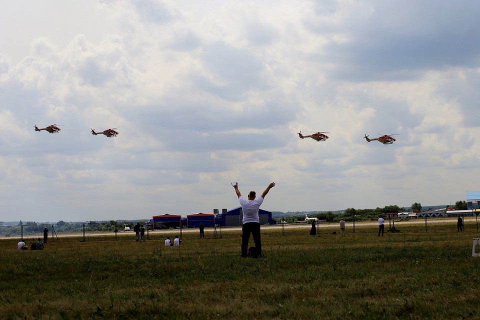 Màn trình diễn máy bay trực thăng tại triển lãm MAKS 2021. (Ảnh: Trần Hiếu/TTXVN)