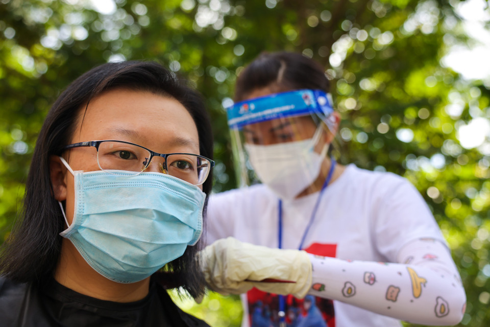 Trong nhiều tháng qua, nhóm nghệ sỹ do MC Quỳnh Hoa dẫn đầu đã thực hiện nhiều hoạt động thiện nguyện vô cùng ý nghĩa. (Nguồn: Vietnam+)