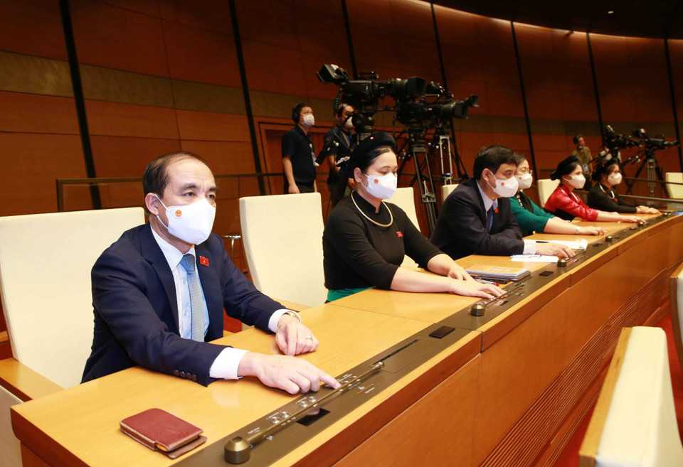 Đoàn đại biểu Quốc hội tỉnh Tuyên Quang biểu quyết thông qua Nghị quyết kỳ họp thứ nhất, Quốc hội khóa XV. (Ảnh: Phương Hoa/TTXVN)