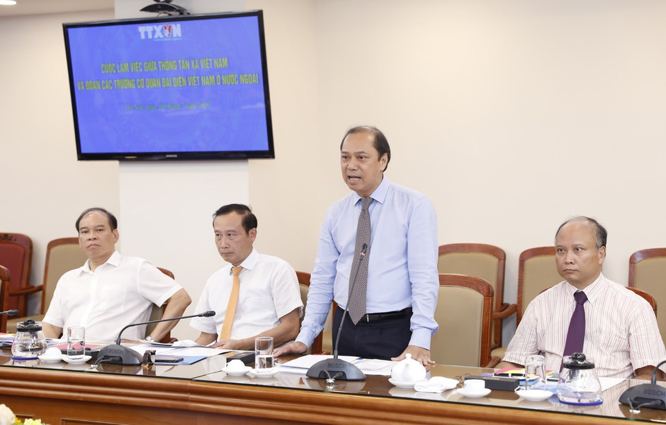 Thứ trưởng Bộ Ngoại giao Nguyễn Quốc Dũng phát biểu. (Ảnh: Dương Giang/TTXVN)