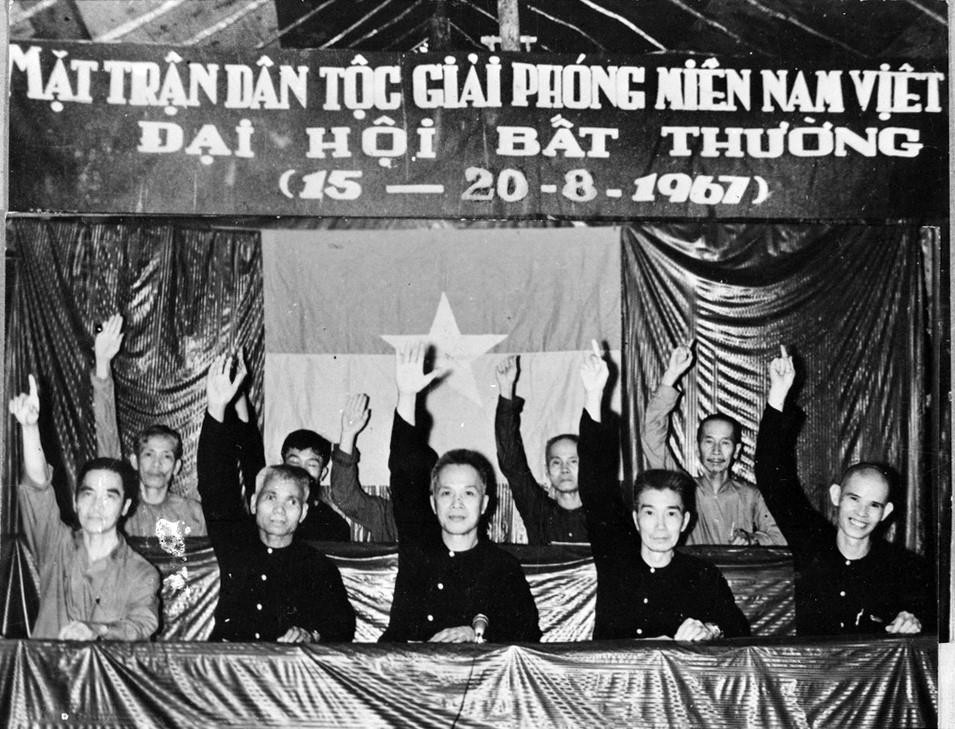 Đại hội Mặt trận Dân tộc Giải phóng miền Nam Việt Nam (15 - 20/8/1967) nhất trí thông qua cương lĩnh chính trị của Mặt trận. (Nguồn: TTXGP)