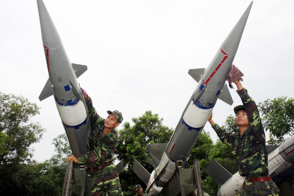 Bảo quản vũ khí ở đại đội hỏa lực tên lửa C 125M-Tiểu đoàn tên lửa 116 (Sư đoàn 367). (Ảnh: Trọng Đức/TTXVN)