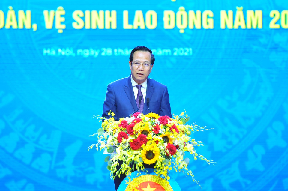 Bộ trưởng Bộ Lao động, Thương binh và Xã hội Đào Ngọc Dung phát động Tháng hành động về an toàn vệ sinh lao động năm 2021. (Ảnh Minh Đức/TTXVN)