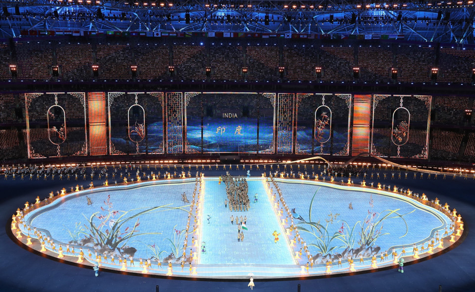 Đoàn Thể thao Ấn Độ diễu hành tại Lễ khai mạc ASIAD lần thứ 19 trên Sân vận động Olympic ở Hàng Châu, tỉnh Chiết Giang, Trung Quốc, ngày 23/9/2023. (Ảnh: THX/TTXVN)