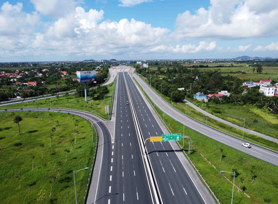 Đường Cao tốc Hà Nội-Hải Phòng là đường ôtô cao tốc loại A, dài 105,5km từ Thủ đô Hà Nội đi qua các tỉnh Hưng Yên, Hải Dương và tới thành phố Hải Phòng. (Ảnh: Vũ Sinh/TTXVN)