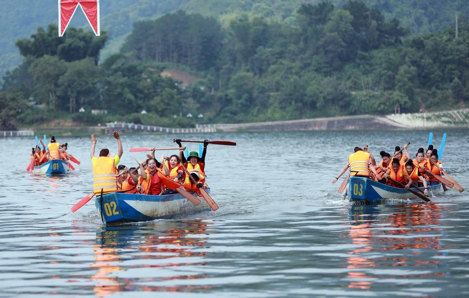 Giải Nhất nội dung Nữ thuộc về đội xã Mường Kim, Giải Nhì thuộc về xã Ta Gia và Giải Ba thuộc về xã Khoen On. (Ảnh: Quý Trung/TTXVN)