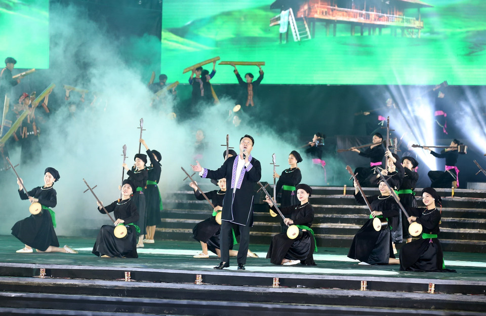 Chương trình nghệ thuật chào mừng. (Ảnh: Quốc Khánh/TTXVN)