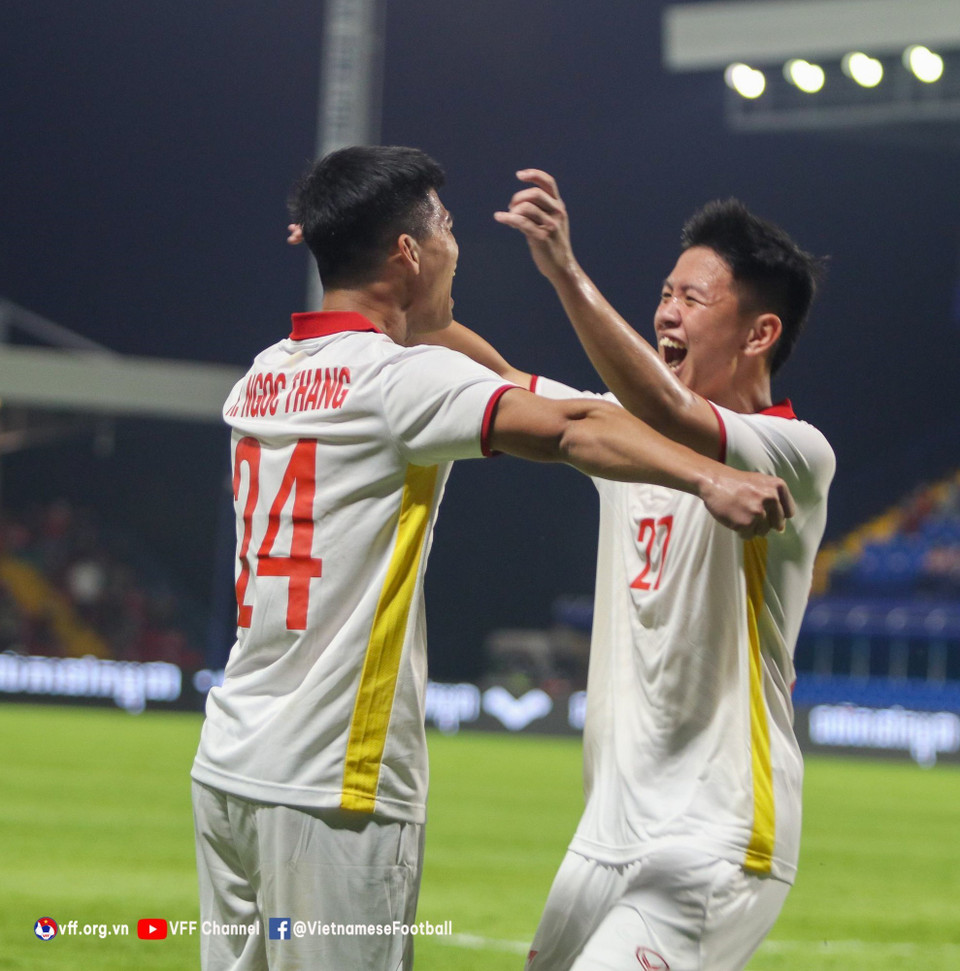 U23 Việt Nam chỉ cần kết quả hòa U23 Thái Lan là sẽ khép lại vòng bảng với ngôi đầu bảng C. Nếu điều này xảy ra, đổi thủ của chúng ta nhiều khả năng sẽ là chủ nhà U23 Campuchia. (Nguồn: TTXVN phát)