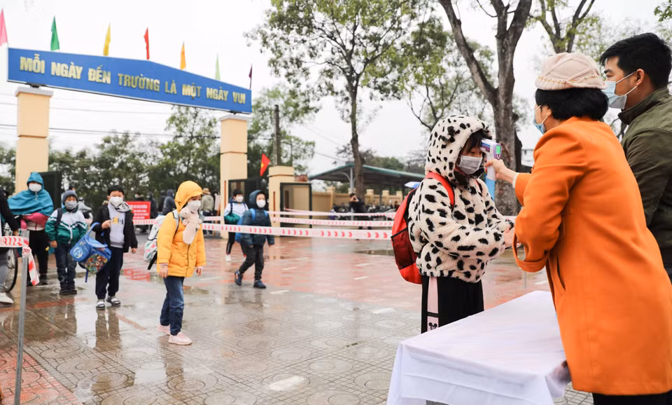 Công tác phòng, chống dịch được trường Tiểu học Đa Tốn, huyện Gia Lâm thực hiện nghiêm túc. (Ảnh: Thanh Tùng/TTXVN)