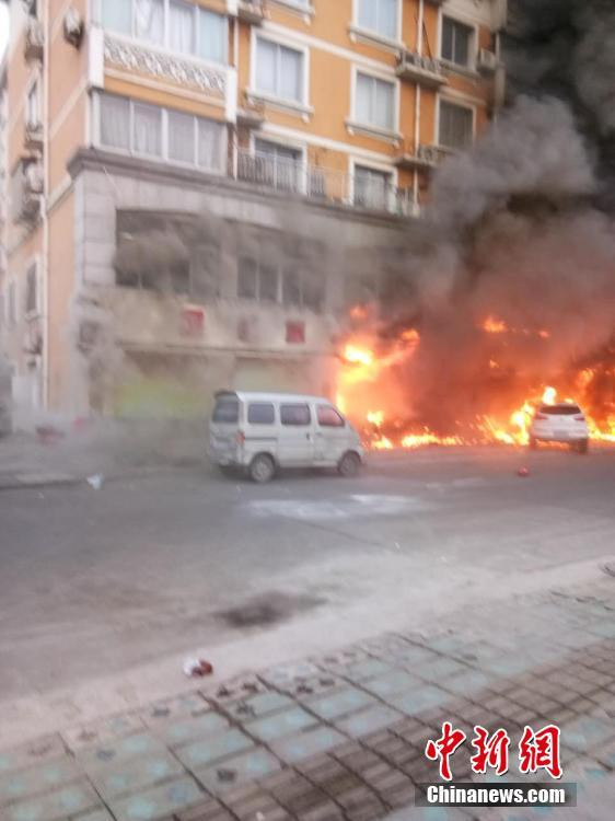 Lửa cháy dữ dội tại tiệm massage