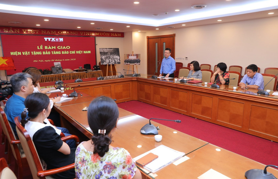 Ông Lê Quốc Minh, Phó Tổng giám đốc, Chủ tịch Liên Chi hội Nhà báo TTXVN, phát biểu tại buổi lễ. (Ảnh: Thành Đạt/TTXVN)