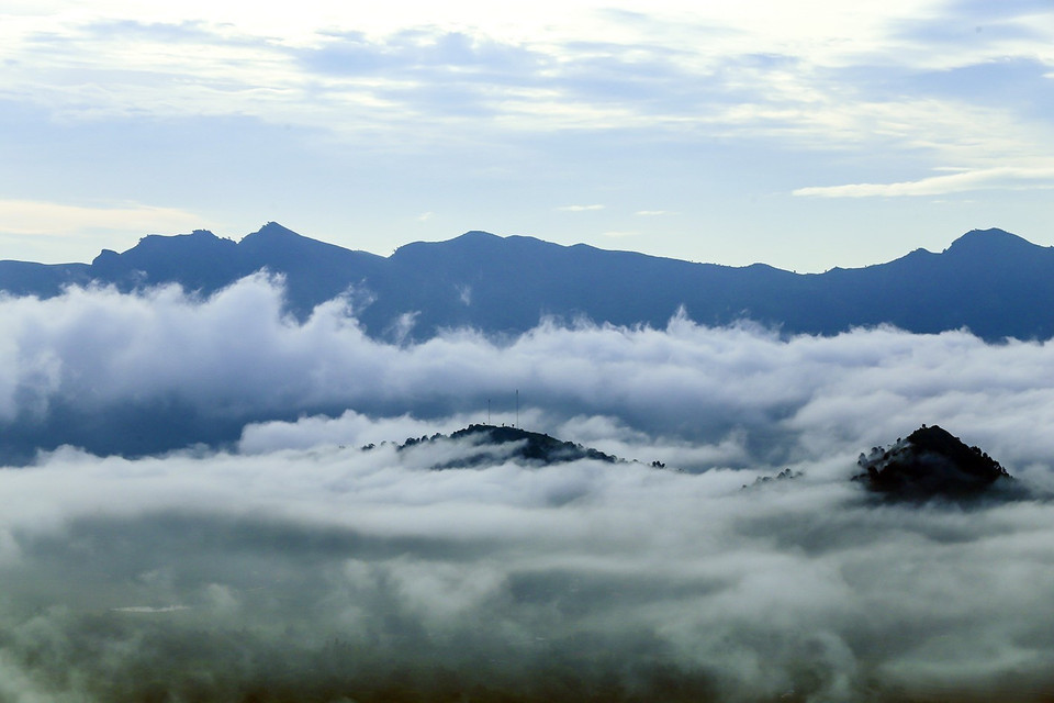 Biển mây nơi núi rừng Tây bắc. (Ảnh: Phan Tuấn Anh/TTXVN)