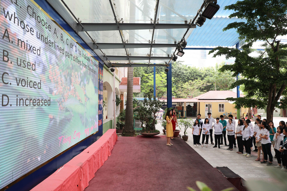 Toàn bộ các câu hỏi trắc nghiệm và đáp án để ôn tập cho học sinh lớp 9 được các tổ chuyên môn của trường Trung học cơ sở Thăng Long (quận Ba Đình) xây dựng, kiểm duyệt kỹ lưỡng. (Ảnh: Thanh Tùng/TTXVN)