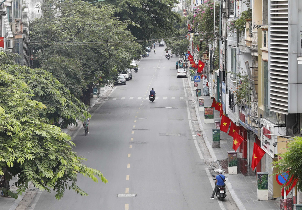 Vắng vẻ trên phố Bạch Mai ngày Tết Độc lập. (Ảnh: Trần Việt/TTXVN)