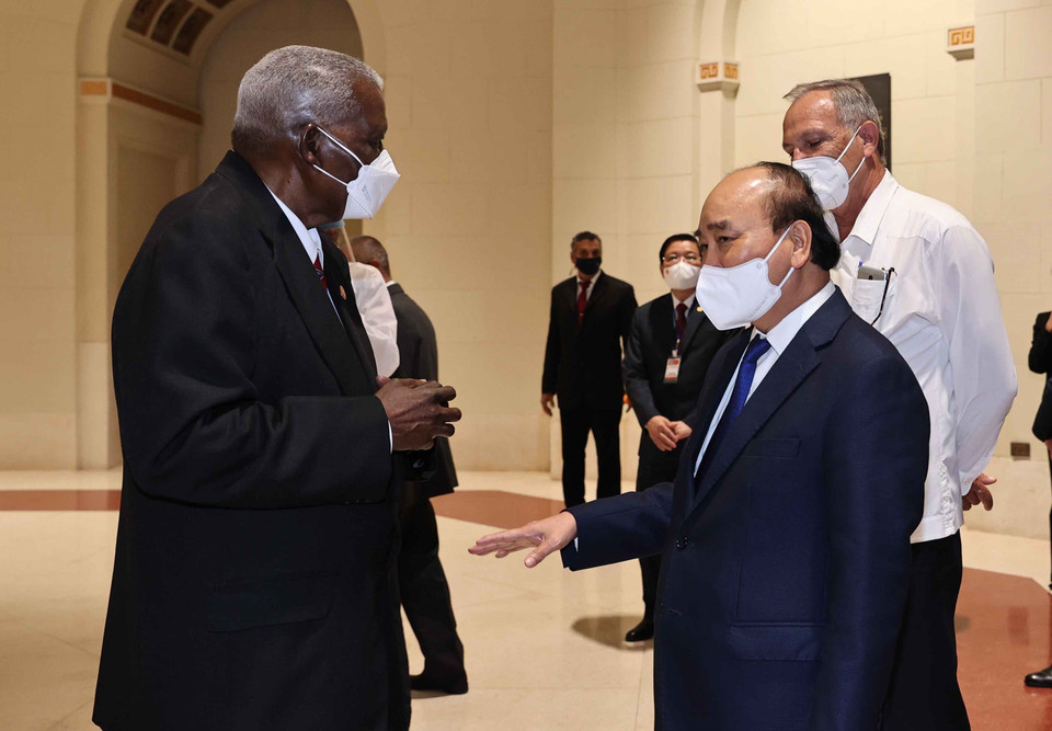 Chủ tịch nước Nguyễn Xuân Phúc hội kiến Chủ tịch Quốc hội Cộng hòa Cuba Esteban Lazo Hernández. (Ảnh: Thống Nhất/TTXVN)
