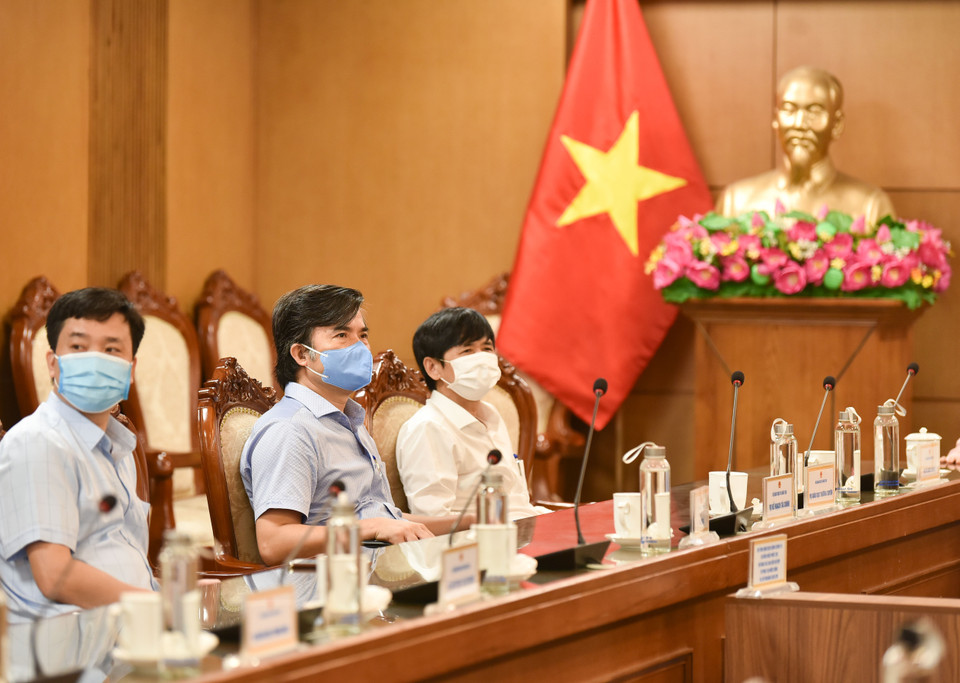 Đại biểu dự chương trình tại điểm cầu Bộ Giáo dục và Đào tạo trong chương trình phát động. (Ảnh: Thanh Tùng/TTXVN)