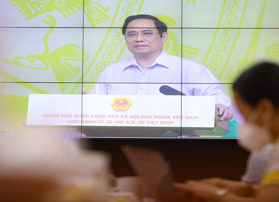 Thủ tướng Chính phủ Phạm Minh Chính phát động chương trình Sóng và máy tính cho em. (Ảnh chụp từ điểm cầu Bộ Giáo dục và Đào tạo. Nguồn: Thanh Tùng/TTXVN)