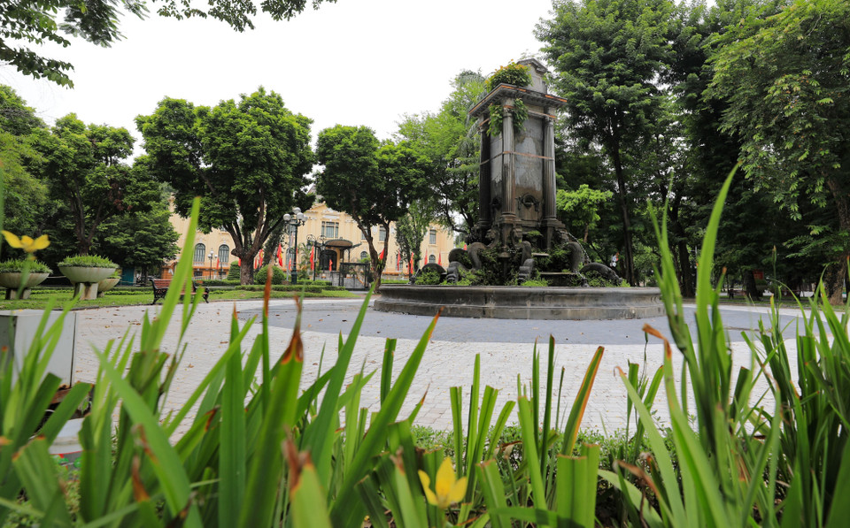 Vườn hoa Diên Hồng lặng lẽ trong ngày lễ Quốc khánh. (Ảnh: Thanh Tùng/TTXVN)