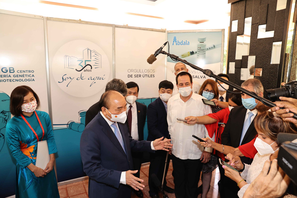 Chủ tịch nước Nguyễn Xuân Phúc trả lời báo chí. (Ảnh: Thống Nhất/TTXVN)