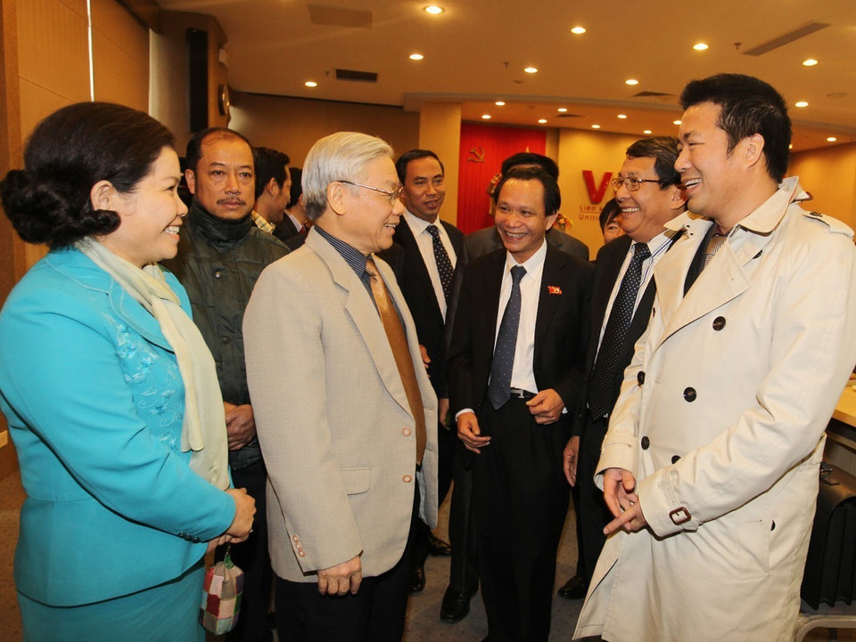 Tổng Bí thư Nguyễn Phú Trọng với các doanh nhân, doanh nghiệp Việt Nam (Hà Nội, 17/12/2011). (Ảnh: Trí Dũng/TTXVN)