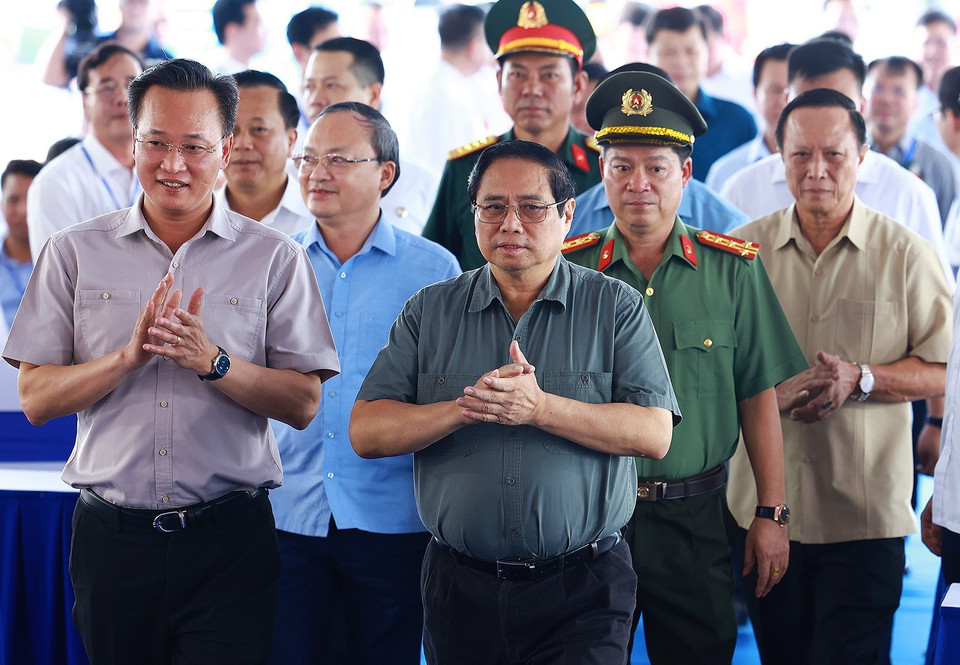 Thủ tướng Phạm Minh Chính đến dự Lễ khánh thành dự án đường bộ nối cao tốc Hà Nội-Hải Phòng với cao tốc Cầu Giẽ-Ninh Bình. (Ảnh: Dương Giang/TTXVN)