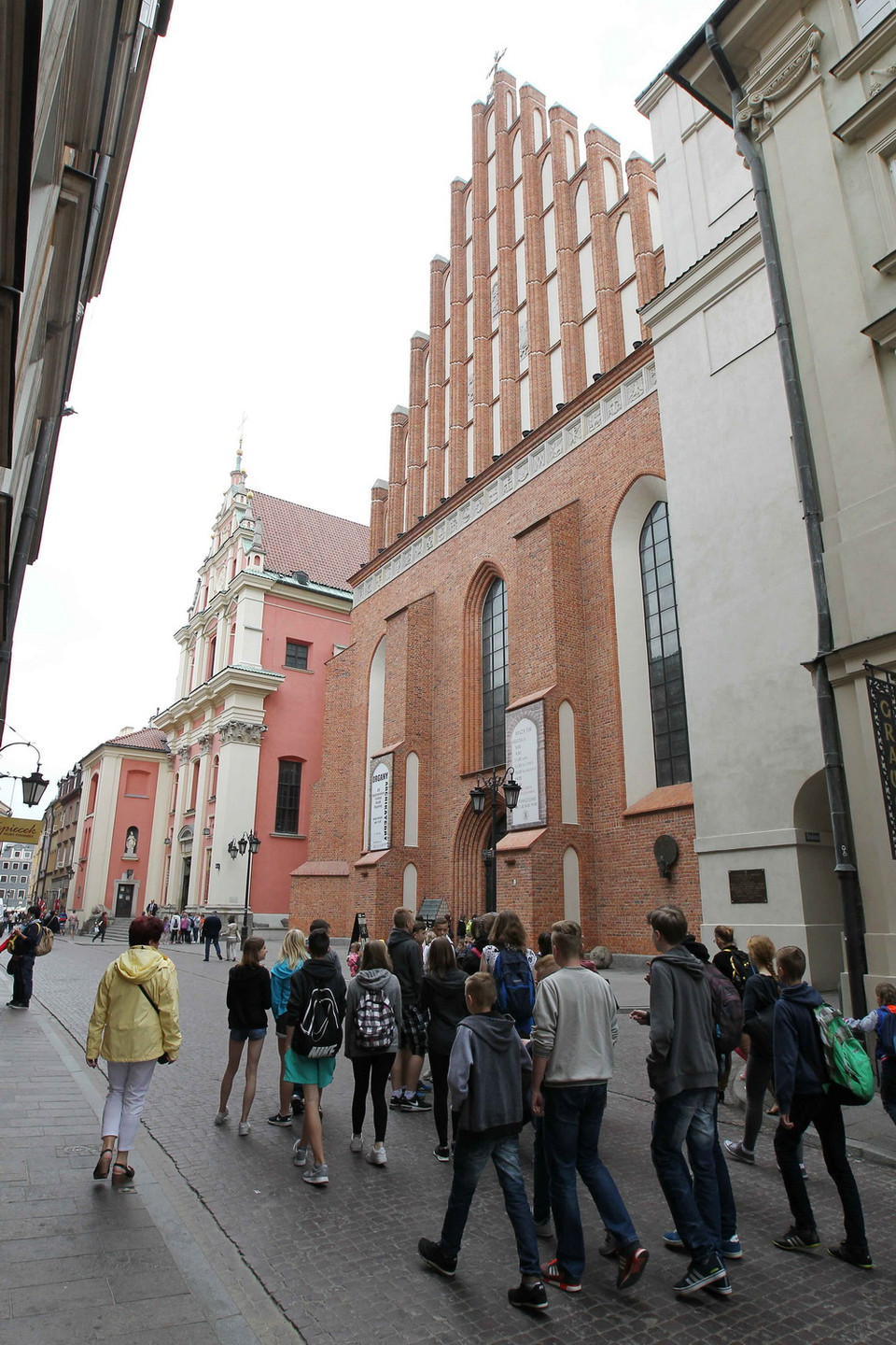 Đại giáo đường St. John trong Phố cổ Warsaw là địa chỉ không thể bỏ qua của du khách trong hành trình tham quan, chiêm ngưỡng vẻ đẹp cổ kính của di sản văn hóa thế giới Phố cổ Warsaw. (Ảnh: Quang Hải/TTXVN)