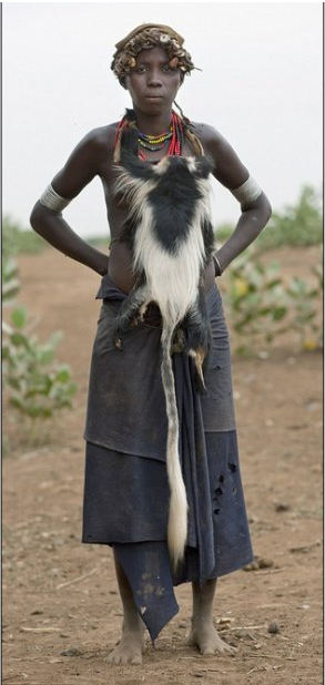 Lafforgue nói: 'Những thanh niên ở đây nhìn vẻ ngoài rất trung tính. Đàn ông thì thích đeo dây chuyền và khuyên tay, trong khi phụ nữ lại thích có cơ bắp bởi hầu hết những việc nặng nhọc đều do họ đảm đương.' (Nguồn: Eric Lafforgue)