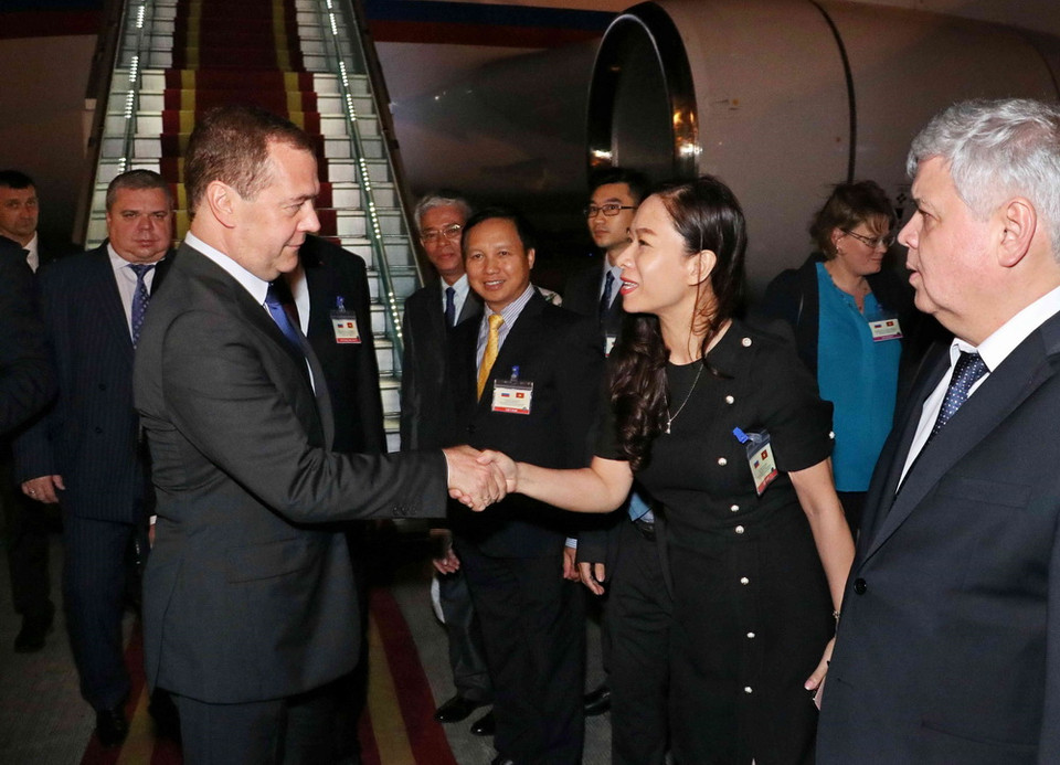 Quang cảnh Lễ đón Thủ tướng Liên bang Nga Dmitry Anatolyevich Medvedev tại sân bay Quốc tế Nội Bài (Hà Nội). (Ảnh: Văn Điệp/TTXVN)