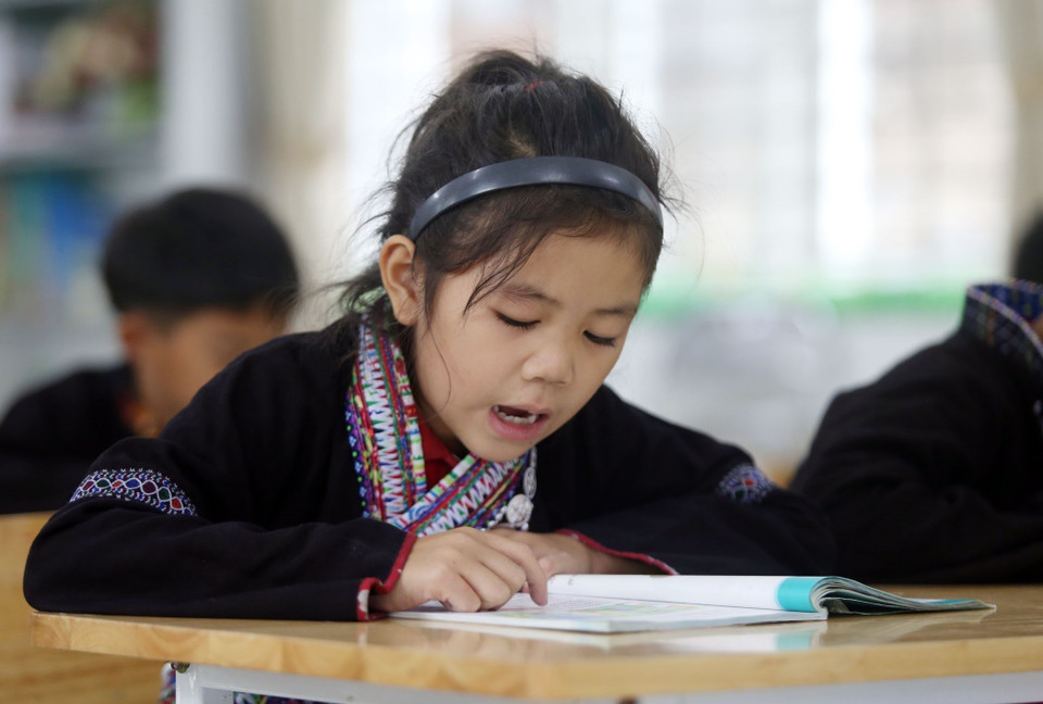 Trẻ em dân tộc Lự được đến trường. (Ảnh: Quý Trung/TTXVN)