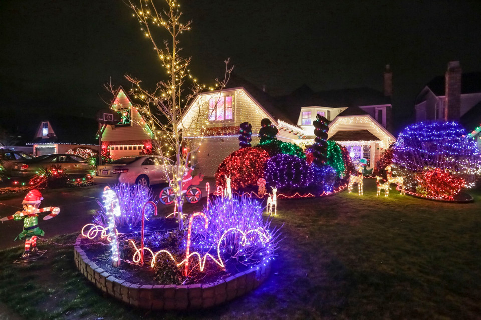 Trang trí đón lễ Giáng sinh tại Vancouver, Canada, ngày 18/12/2023. (Ảnh: THX/TTXVN)