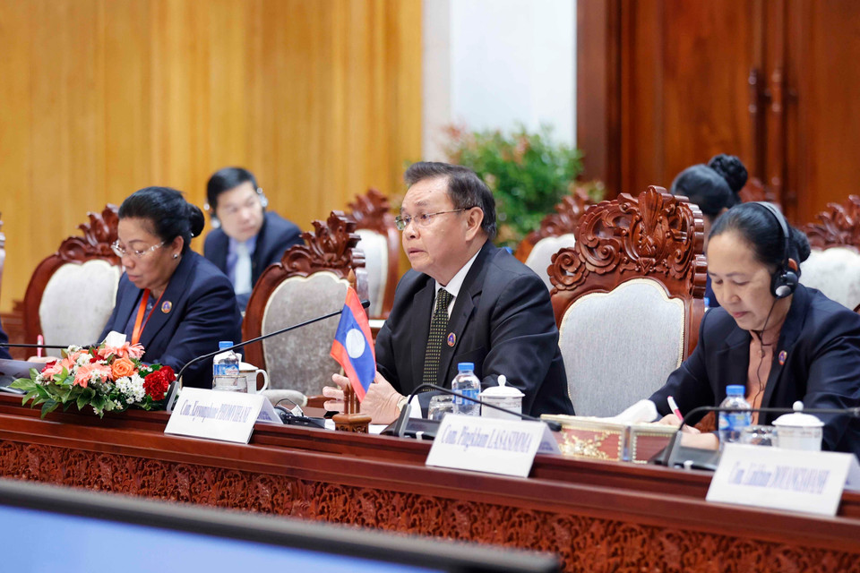Chủ tịch Quốc hội Lào Saysomphone Phomvihane phát biểu. (Ảnh: Doãn Tấn/TTXVN)