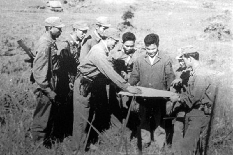 Tổ chuyên án chống gián điệp biệt kích Công an Sơn La họp bàn phương án đón bắt gián điệp, biệt kích. (Ảnh: Tư liệu/TTXVN phát)