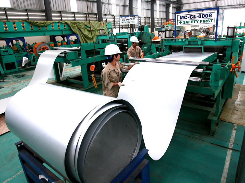 Việt Nam đang là thị trường hấp dẫn và mang đến cho các doanh nghiệp Thái Lan nhiều sự lựa chọn. Trong ảnh: Công ty Trách nhiệm hữu hạn Siam Steel Việt Nam thuộc Tập đoàn Siam Steel (Thái Lan) hoạt động từ năm 2006 tại Khu công nghiệp Phúc Điền (Hải Dương), chuyên sản xuất thép tấm với công suất 135.000 m2/năm. (Ảnh: Danh Lam/TTXVN)